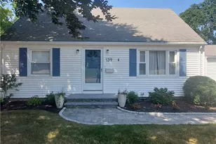 139 Coggeshall Ave, Newport, RI 02840 - Photo 3