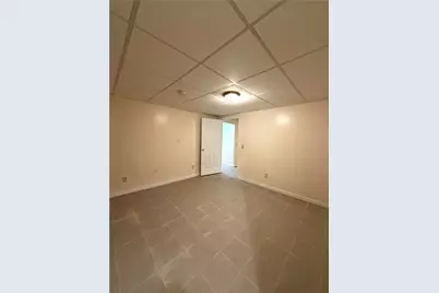 1302 Elmwood Avenue, Providence, RI 02910 - Photo 31