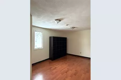 1302 Elmwood Avenue, Providence, RI 02910 - Photo 25