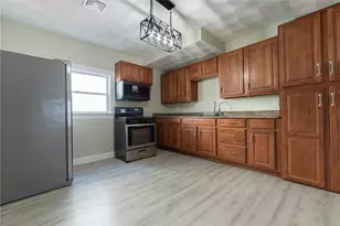 29 Marlborough Ave, Providence, RI 02907 - Photo 7