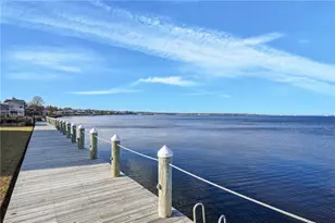 240 Shawomet Ave, Warwick, RI 02889 - Photo 7