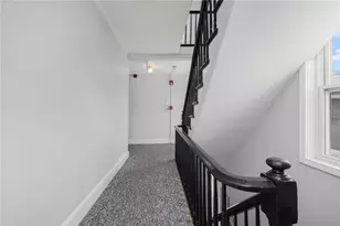 14 Brinley St, Newport, RI 02840 - Photo 17