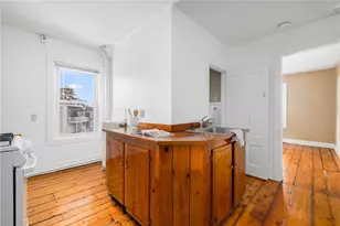 14 Brinley St, Newport, RI 02840 - Photo 7