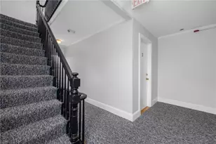 14 Brinley St, Newport, RI 02840 - Photo 15