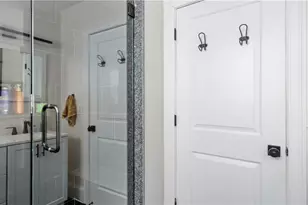 363 Pontiac Ave, Cranston, RI 02910 - Photo 11