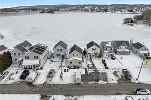 47 Cedar Ave, Portsmouth, RI 02871 - Photo 3