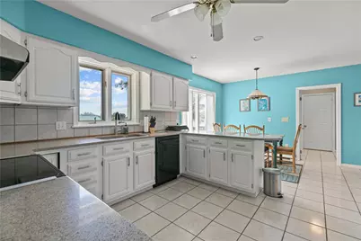 20 Morrison Avenue, Middletown, RI 02840 - Photo 9