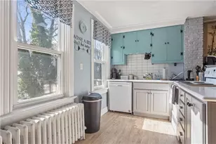 35 Brewer St, Newport, RI 02840 - Photo 5