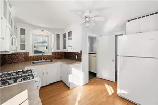 25 Newfield Ave, Warwick, RI 02888 - Photo 3