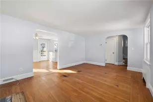 25 Newfield Ave, Warwick, RI 02888 - Photo 9