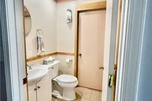 106 Swinburne Row, Newport, RI 02840 - Photo 11