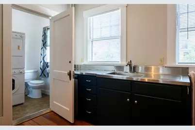 446 Broadway #B, Newport, RI 02840 - Photo 11