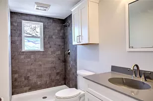 17 Pidge Ave, Pawtucket, RI 02906 - Photo 15