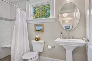 15 Berkeley Ave, Newport, RI 02840 - Photo 17