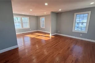 35 Hurley Ave, Pawtucket, RI 02860 - Photo 7