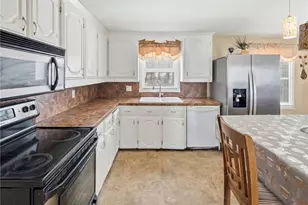 165 Lockwood St, West Warwick, RI 02893 - Photo 9