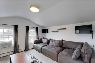 26 Cliff Ave, Newport, RI 02840 - Photo 11