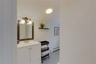 26 Cliff Ave, Newport, RI 02840 - Photo 21