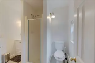 26 Cliff Ave, Newport, RI 02840 - Photo 19