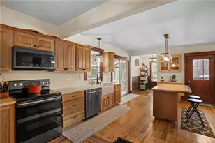 54 Sulyma St, Cumberland, RI 02864 - Photo 9