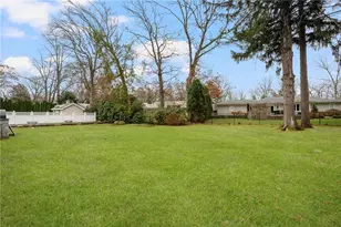 275 Meshanticut Valley Pkwy, Cranston, RI 02920 - Photo 45