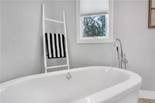 275 Meshanticut Valley Pkwy, Cranston, RI 02920 - Photo 31