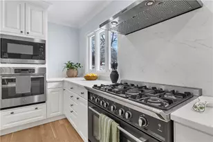 275 Meshanticut Valley Pkwy, Cranston, RI 02920 - Photo 15