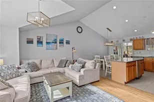 34 King St, Coventry, RI 02816 - Photo 3