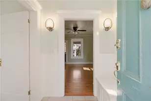 21 Clinton Ave, Newport, RI 02840 - Photo 9