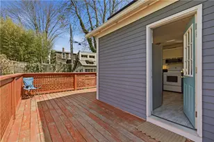 21 Clinton Ave, Newport, RI 02840 - Photo 7