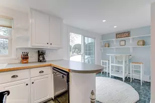 569 Turner Rd, Middletown, RI 02842 - Photo 15