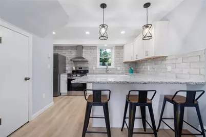 152 Tuckerman Avenue #10, Middletown, RI 02842 - Photo 1