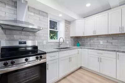 152 Tuckerman Avenue #10, Middletown, RI 02842 - Photo 3