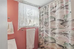 201 Hollis Ave, Warwick, RI 02889 - Photo 9