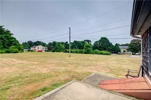 1070 Crandall Rd, Tiverton, RI 02878 - Photo 19