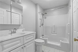 720 Putnam Pike, Smithfield, RI 02828 - Photo 17