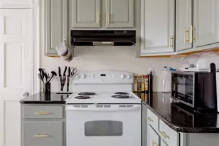 10 Carleton St, Providence, RI 02908 - Photo 5