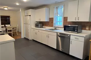 23 Carey St, Newport, RI 02840 - Photo 3