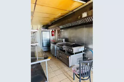 1690 W Shore Road, Warwick, RI 02889 - Photo 5