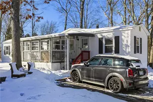 502 Forest Rd, Middletown, RI 02842 - Photo 3