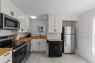 11 Young St, Newport, RI 02840 - Photo 5