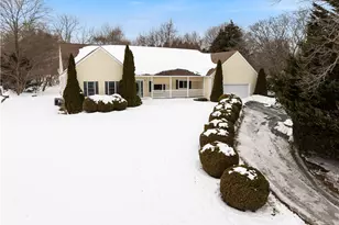 18 Peggy Ln, Portsmouth, RI 02871 - Photo 1