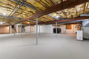 18 Peggy Ln, Portsmouth, RI 02871 - Photo 27