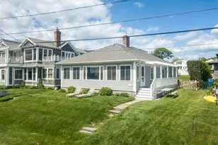 32 Esplanade St, Middletown, RI 02842 - Photo 5