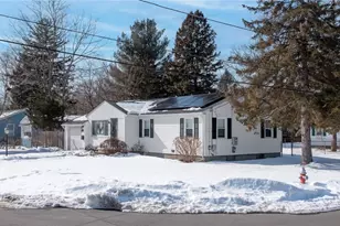 31 Archdale Dr, Warwick, RI 02889 - Photo 1