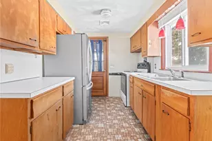 31 Archdale Dr, Warwick, RI 02889 - Photo 13