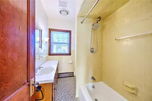 910 Hope St, Bristol, RI 02809 - Photo 25