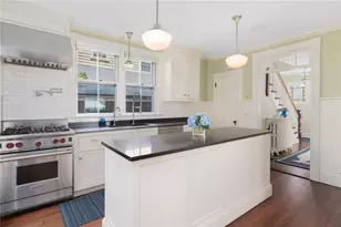 21 Division St, Newport, RI 02840 - Photo 15