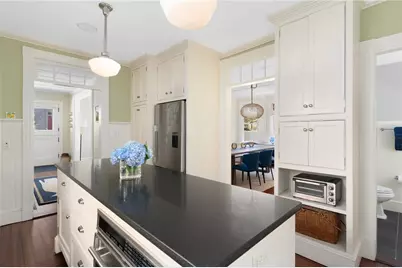 21 Division Street, Newport, RI 02840 - Photo 17