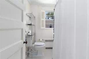 21 Division St, Newport, RI 02840 - Photo 29